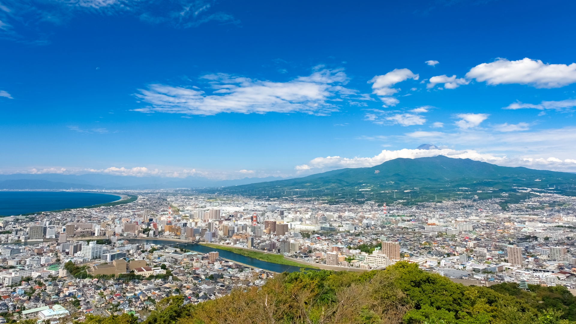 沼津市のマンション査定で、売却の選択肢が広がる。価値を知ることから、納得の取引を始めませんか？